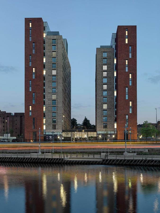 Trafford Suite Modern 1 Bed With Cinema Room Manchester Bagian luar foto