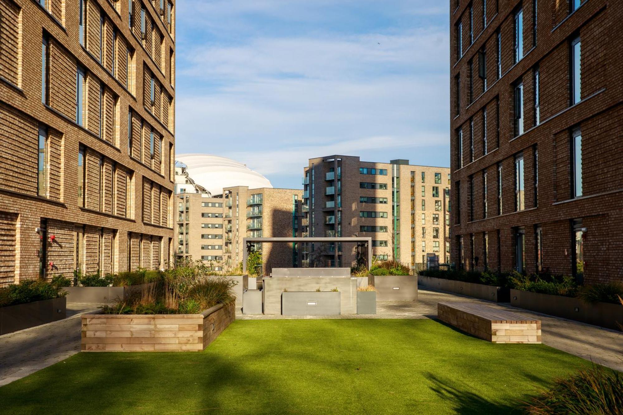 Trafford Suite Modern 1 Bed With Cinema Room Manchester Bagian luar foto