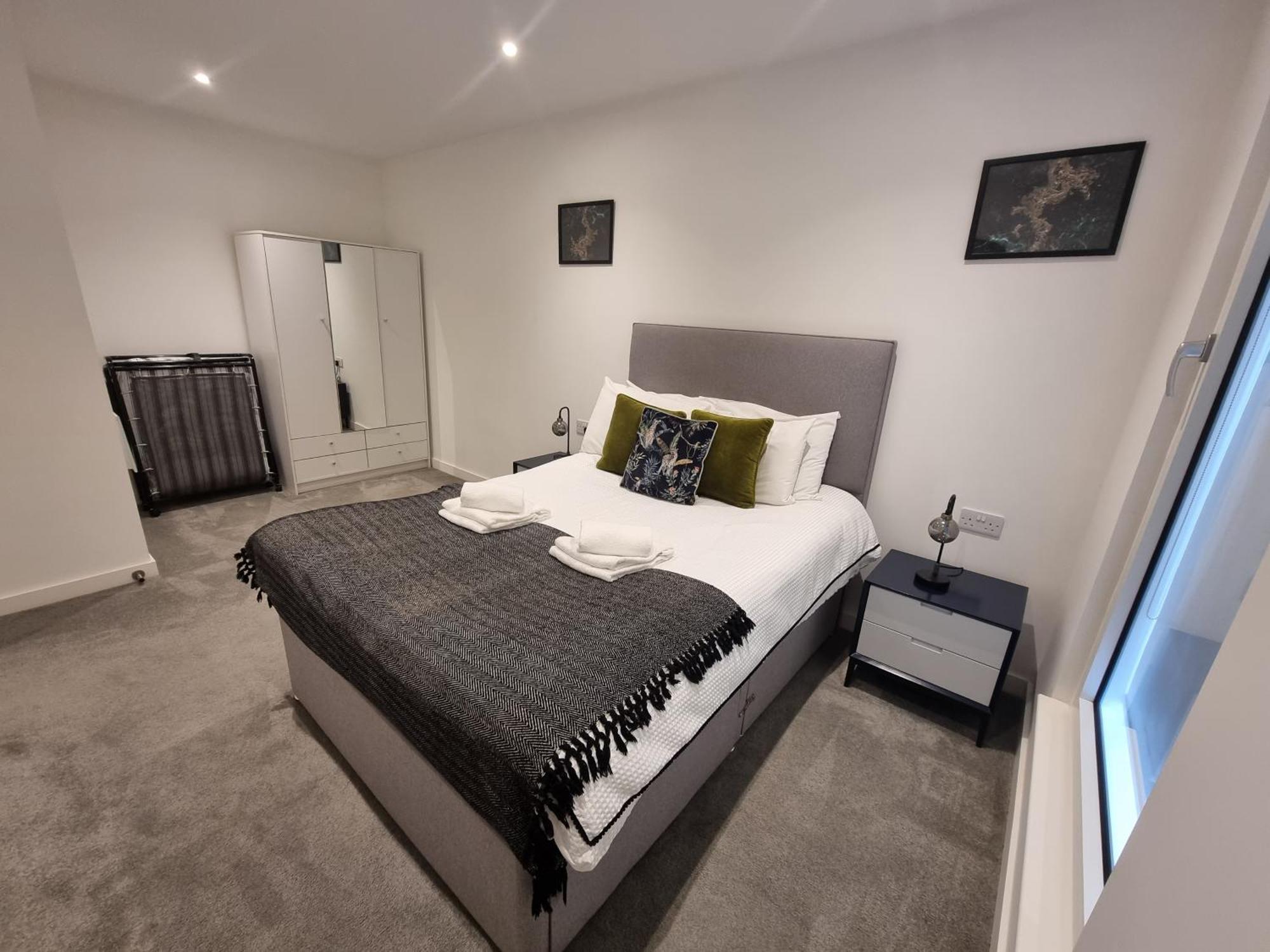 Trafford Suite Modern 1 Bed With Cinema Room Manchester Bagian luar foto